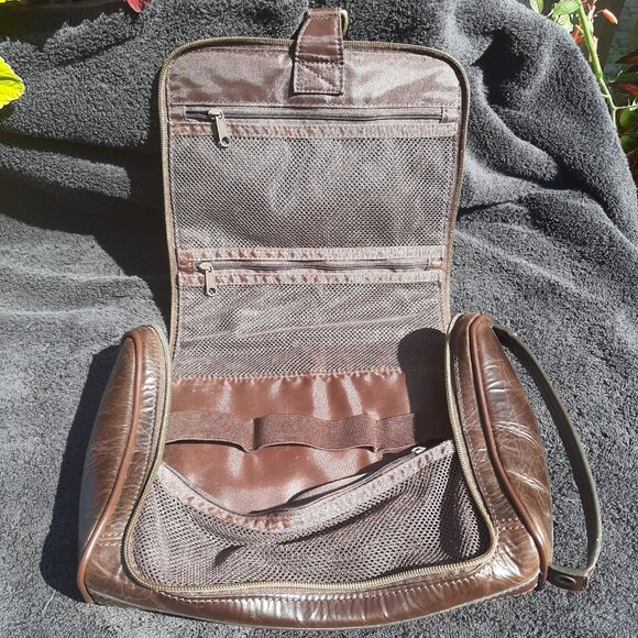 Fossil Men's Leather Hanging Toiletry Wash Bag Brown Travel Nashville Predators - Picture 2 of 13